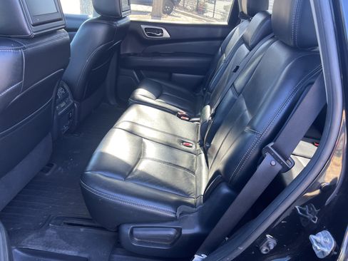 Used 2016 Nissan Pathfinder Platinum w/ Family Entertainment Package image 20