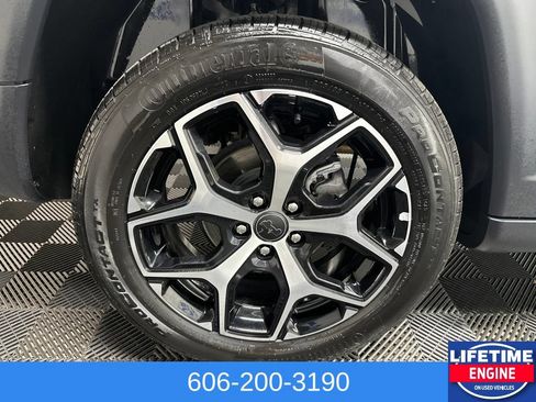 Used 2025 Jeep Compass Limited AWD/4WD image 11