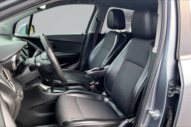 Used 2019 Chevrolet Trax LT w/ LT Convenience Package AWD/4WD image 24