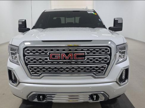Used 2021 GMC Sierra 1500 Denali w/ Denali Ultimate Package AWD/4WD image 3
