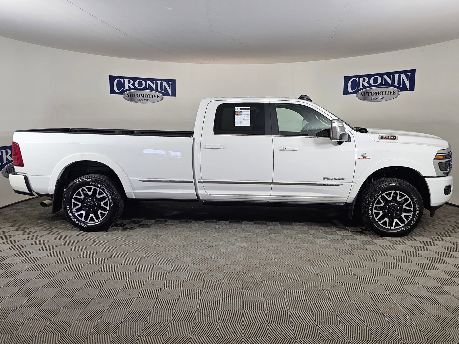 Used 2025 RAM 3500 Limited AWD/4WD image 34