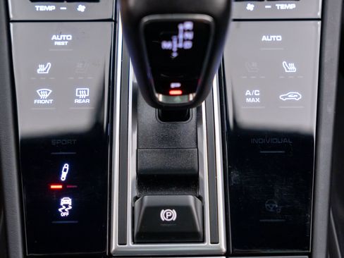 Certified 2023 Porsche Cayenne GTS AWD/4WD image 26