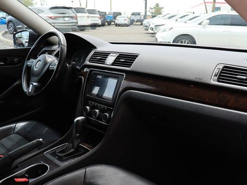 Used 2015 Volkswagen Passat TDI SEL Premium FWD image 35