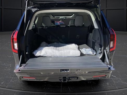 New 2025 Ford Expedition Max Active image 17