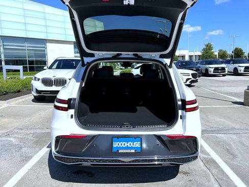 New 2026 Genesis GV70 2.5T AWD/4WD image 21