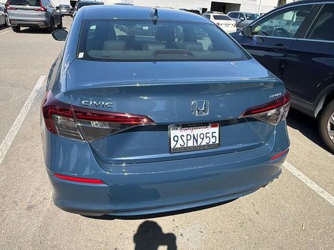 Used 2025 Honda Civic Sport image 6