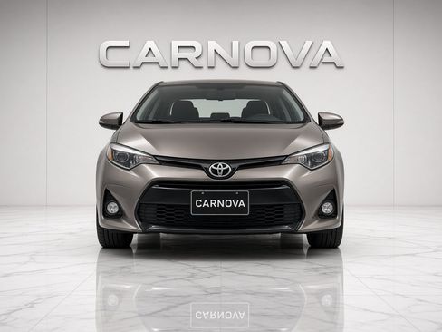 Used 2017 Toyota Corolla SE FWD image 2