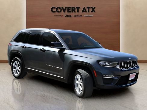 Used 2023 Jeep Grand Cherokee Limited image 7