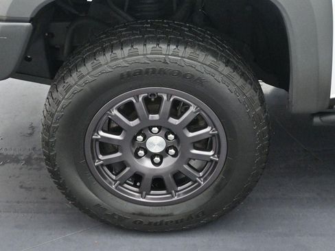 Used 2022 Chevrolet Colorado ZR2 w/ Colorado ZR2 Bison Edition AWD/4WD image 28