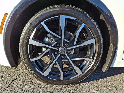 Used 2024 Toyota Prius Prime XSE image 9