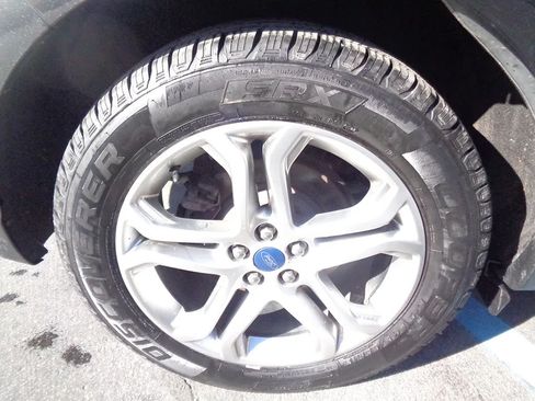 Used 2015 Ford Edge Titanium AWD/4WD image 4
