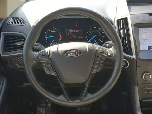 Used 2020 Ford Edge SE image 22
