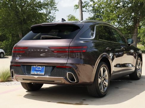 Used 2022 Genesis GV70 2.5T w/ Select Package AWD/4WD image 5