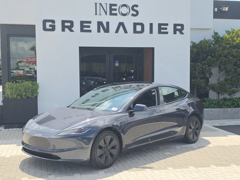 Used 2025 Tesla Model 3 Long Range RWD image 2
