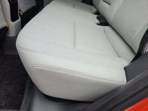Used 2024 Hyundai Kona Limited FWD image 27