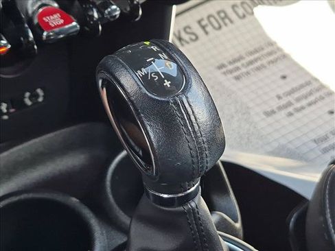 Used 2016 MINI Cooper 4-Door Hardtop FWD image 12