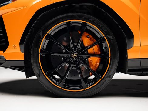 Used 2021 Lamborghini Urus AWD/4WD image 19