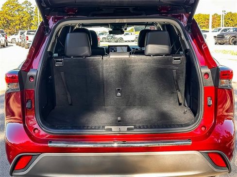 Certified 2021 Toyota Highlander Platinum image 33