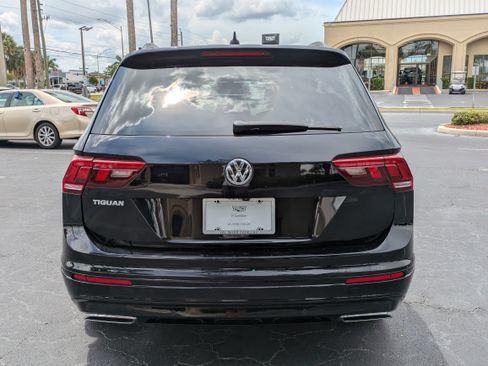 Used 2021 Volkswagen Tiguan SE R-Line FWD image 5