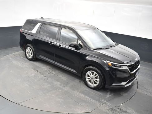 Used 2024 Kia Carnival LX image 37