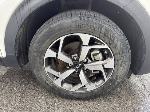 Used 2022 Kia Sportage LX FWD image 16