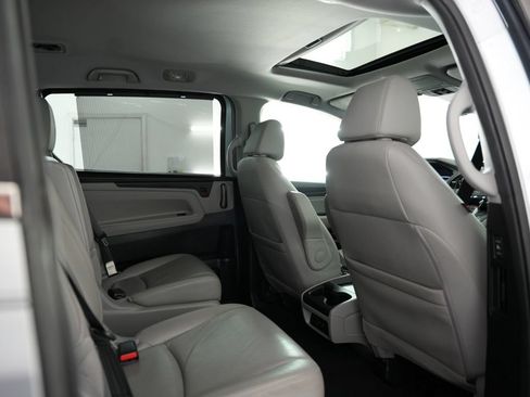 Used 2018 Honda Odyssey EX-L image 41