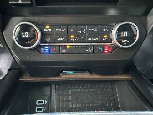Used 2018 Ford Expedition Platinum AWD/4WD image 36