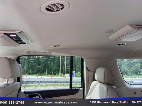 Used 2016 GMC Yukon XL Denali w/ Open Road Package AWD/4WD image 28