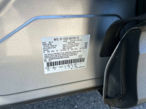 Used 2017 Ford Edge SE image 32