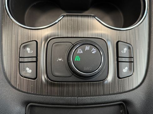 Used 2023 GMC Acadia SLT AWD/4WD image 31