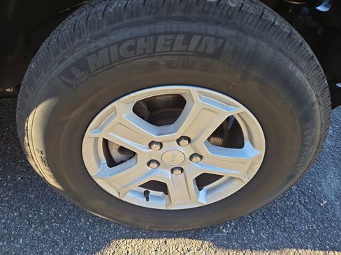 Used 2021 Jeep Wrangler Unlimited Sport image 8