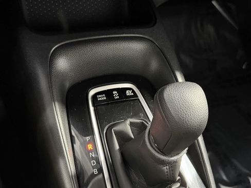 Used 2021 Toyota Corolla LE FWD image 22