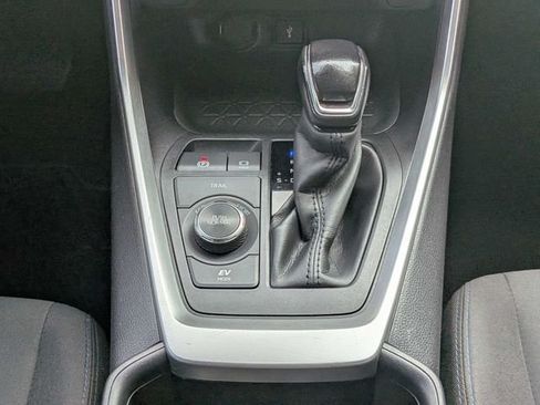 Used 2022 Toyota RAV4 SE AWD/4WD image 19