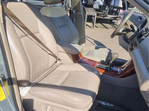 Used 2006 Toyota Camry XLE FWD image 12