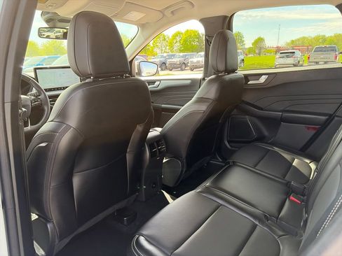 Used 2024 Ford Escape Platinum AWD/4WD image 28