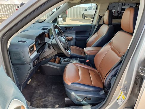 Used 2023 Ford Maverick Lariat w/ Lariat Luxury Package image 11