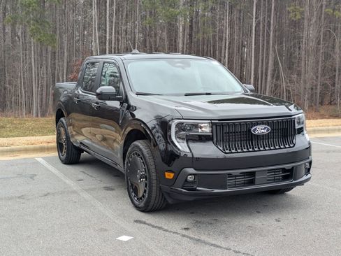 New 2026 Ford Maverick Lobo image 2