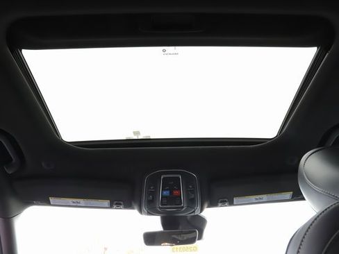 New 2025 Jeep Grand Cherokee Altitude image 19