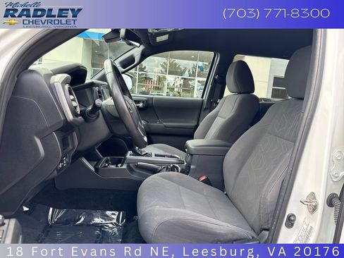 Used 2019 Toyota Tacoma TRD Off-Road AWD/4WD image 23