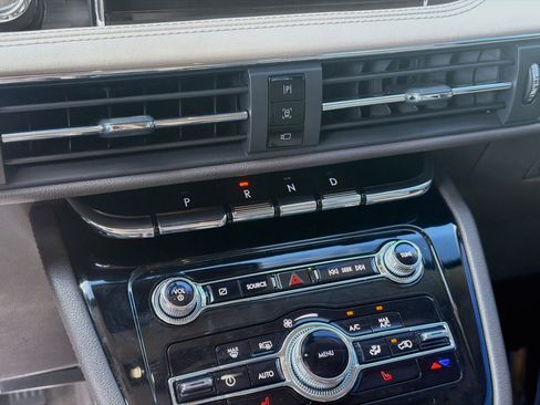 Used 2022 Lincoln Corsair FWD image 12