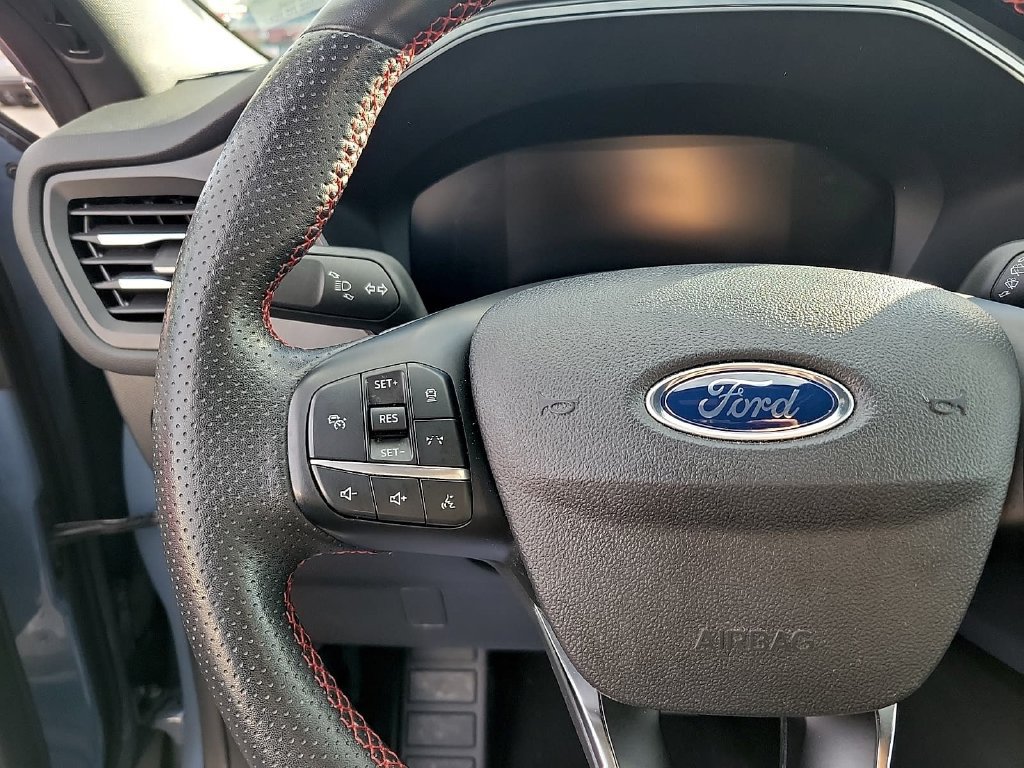 Used 2023 Ford Escape ST-Line w/ Tech Pack #1 FWD image 23