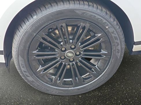 New 2026 Land Rover Range Rover Evoque Dynamic SE image 19