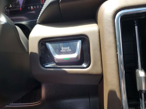 Used 2025 GMC Yukon XL Denali Ultimate AWD/4WD image 30