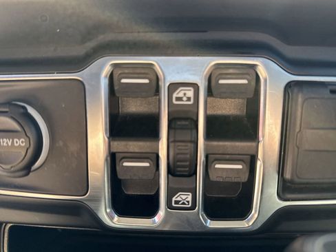 Used 2021 Jeep Gladiator Sport AWD/4WD image 13