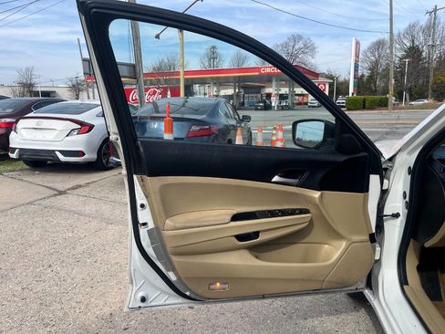 Used 2012 Honda Accord SE image 9