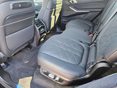 Used 2026 BMW X7 xDrive40i w/ Premium Package image 18