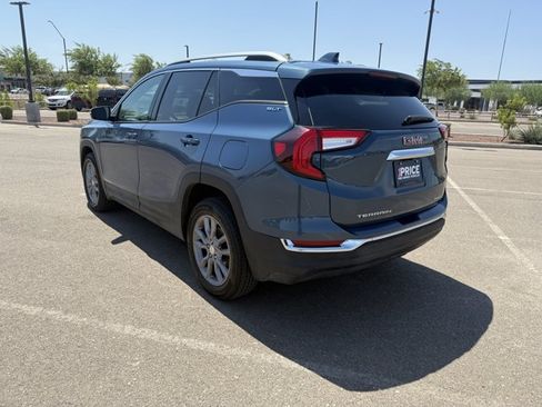 Used 2024 GMC Terrain SLT AWD/4WD image 8