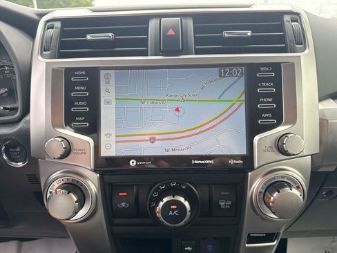 Used 2022 Toyota 4Runner SR5 Premium w/ Moonroof Package AWD/4WD image 20