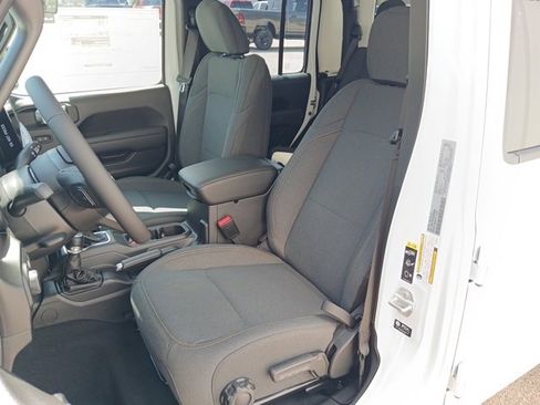 New 2025 Jeep Gladiator Sport image 30