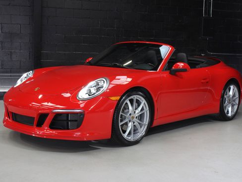Used 2019 Porsche 911 Carrera w/ Sportdesign Package image 4